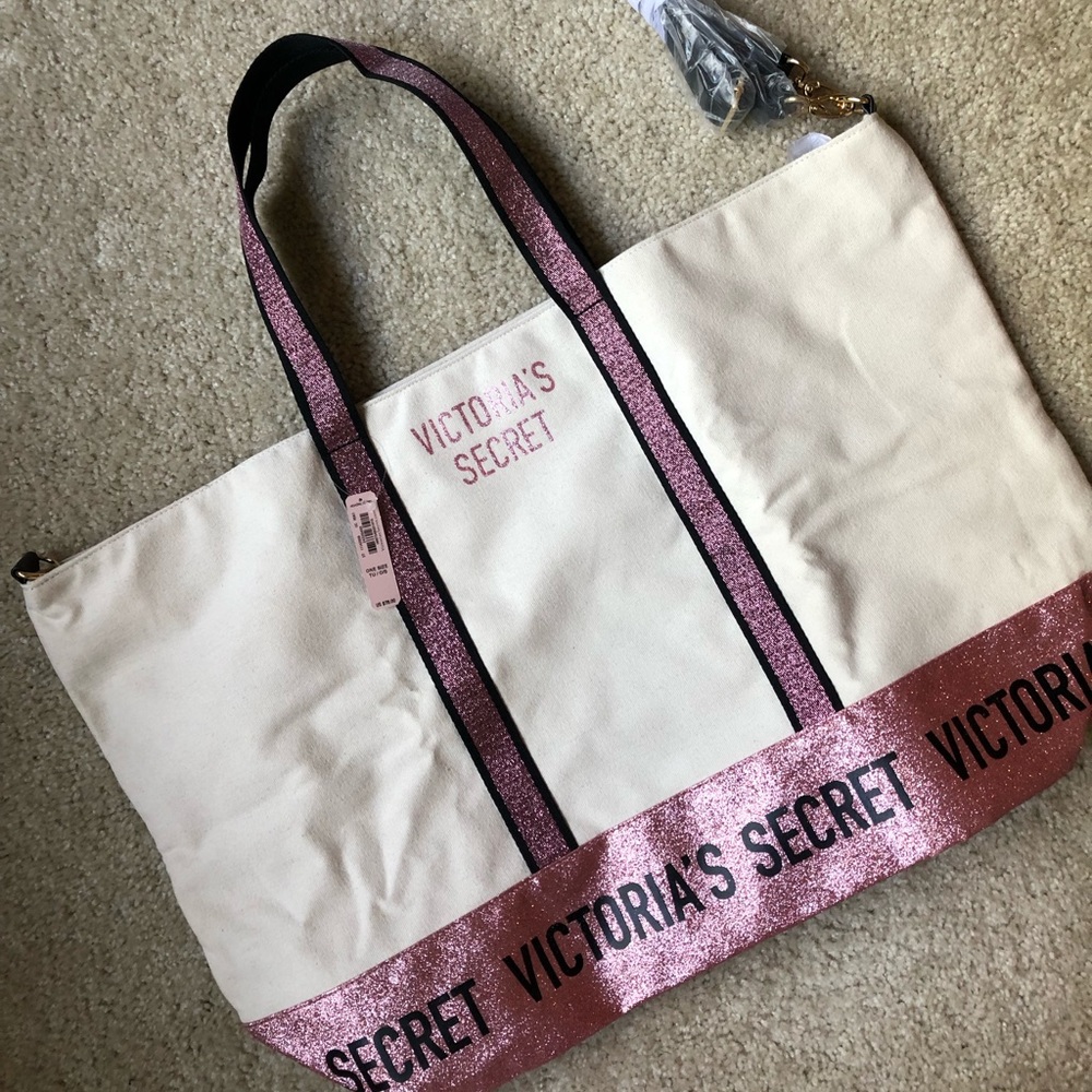 New Victoria’s Secret weekender